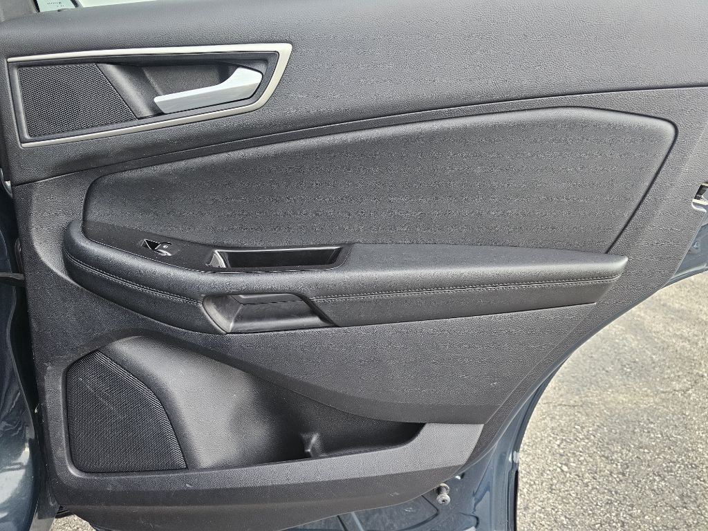 Photo 39 of this FORD EDGE SEL