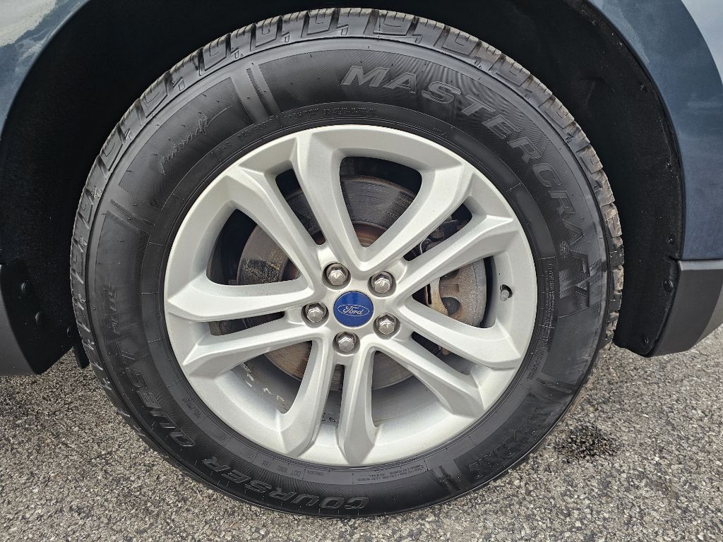 Photo 15 of this FORD EDGE SEL
