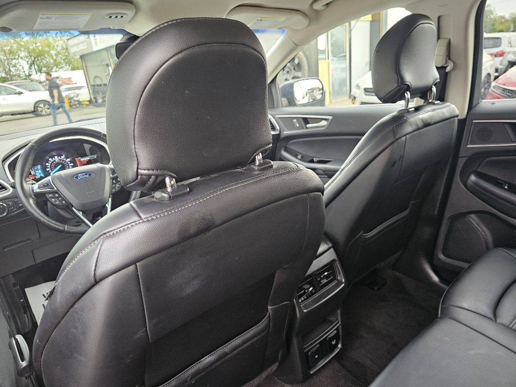 Photo 33 of this FORD EDGE SEL