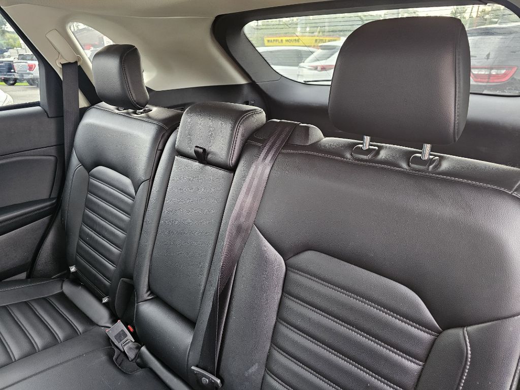 Photo 34 of this FORD EDGE SEL