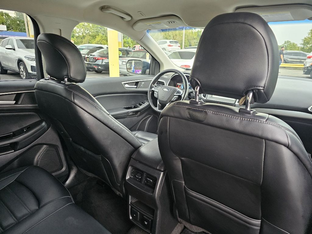Photo 40 of this FORD EDGE SEL