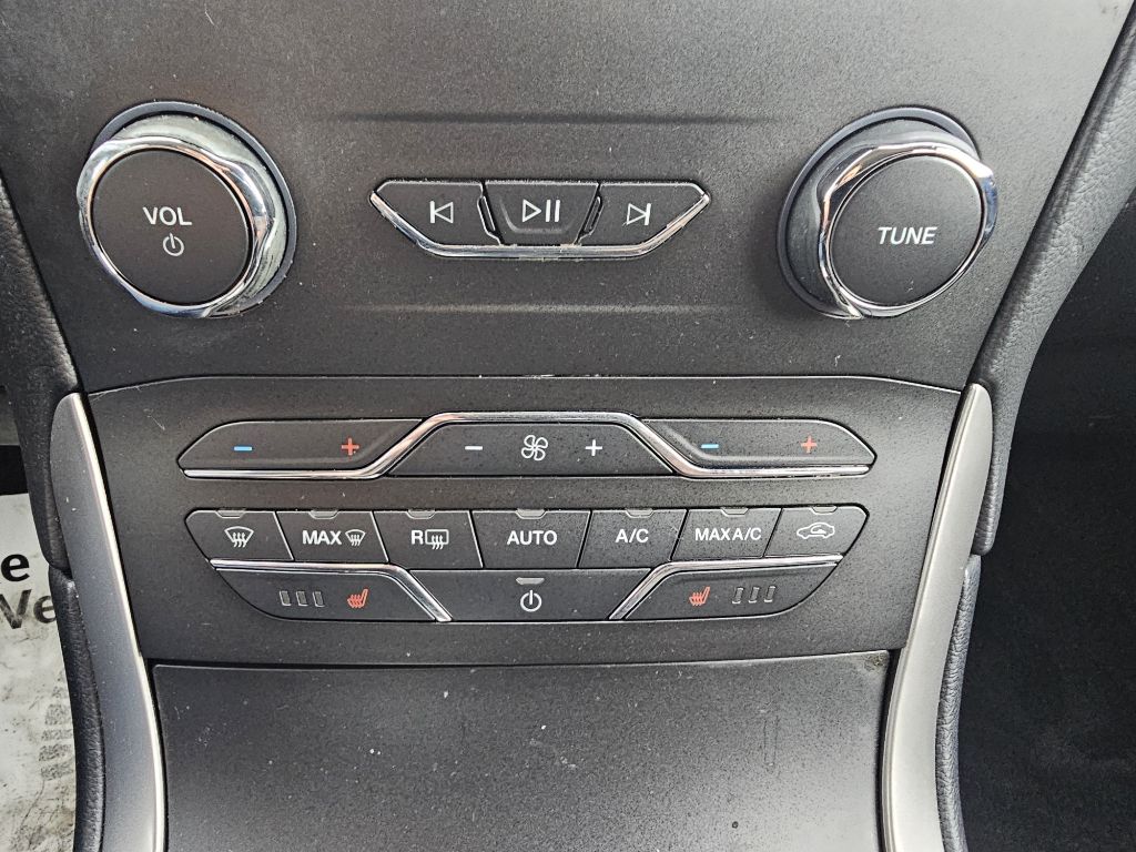 Photo 25 of this FORD EDGE SEL