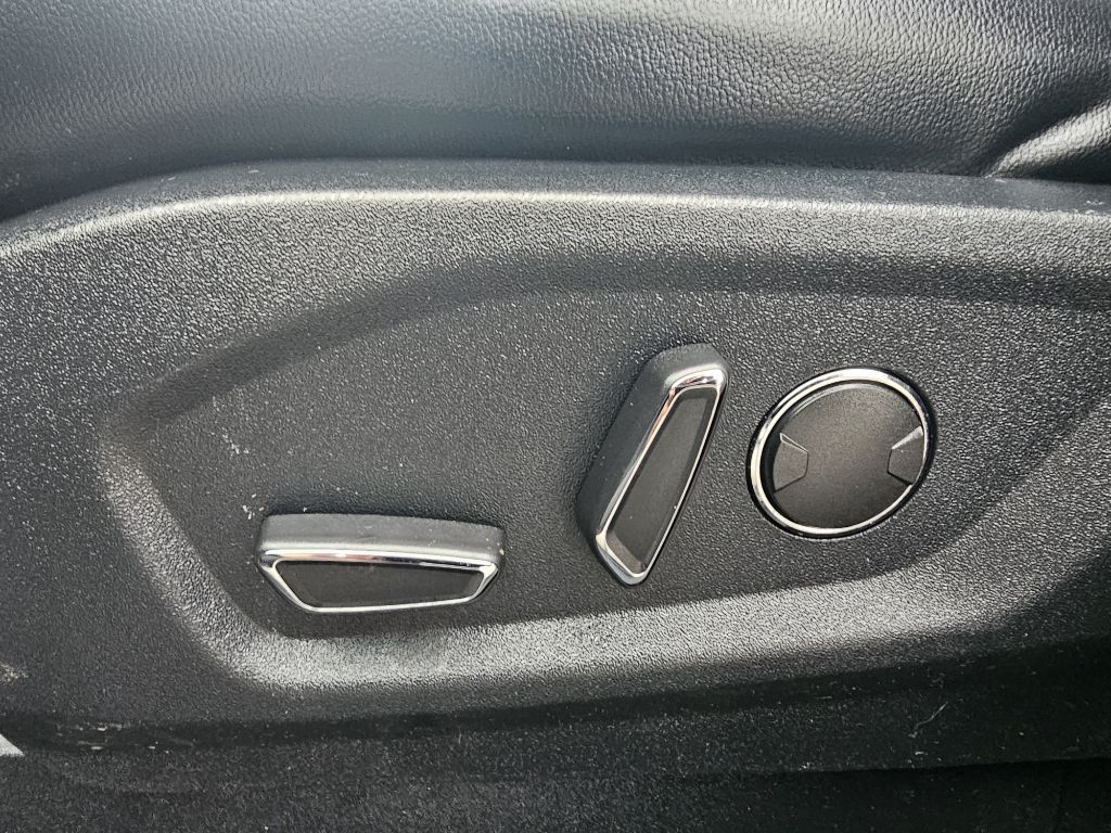 Photo 21 of this FORD EDGE SEL