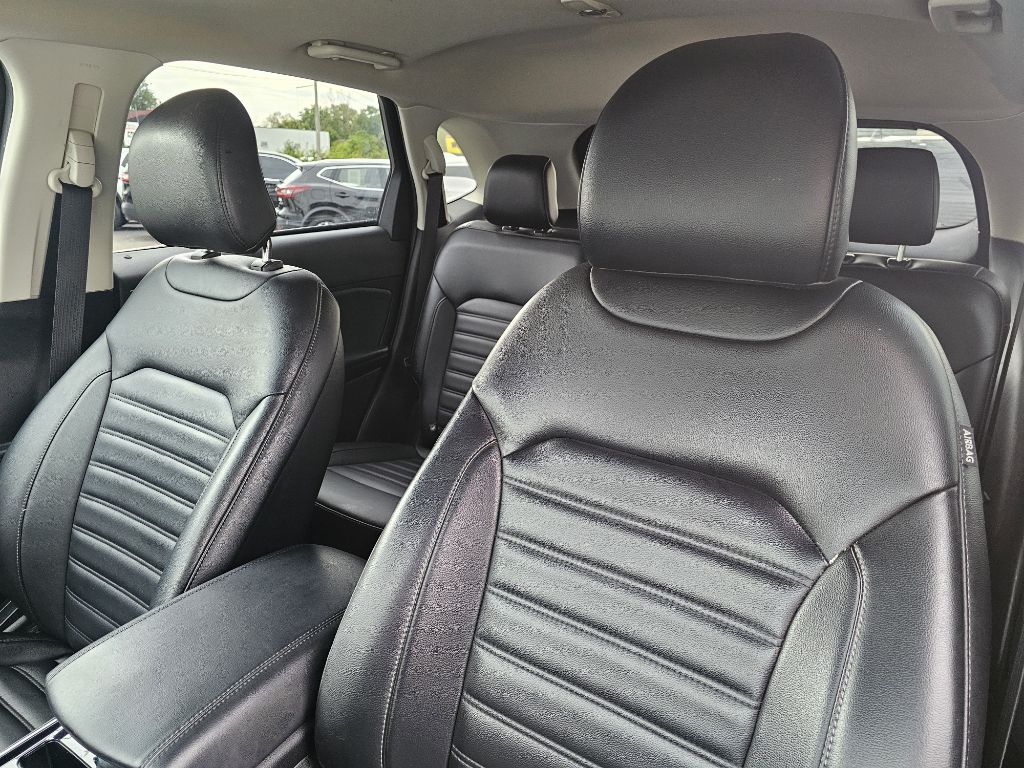 Photo 18 of this FORD EDGE SEL