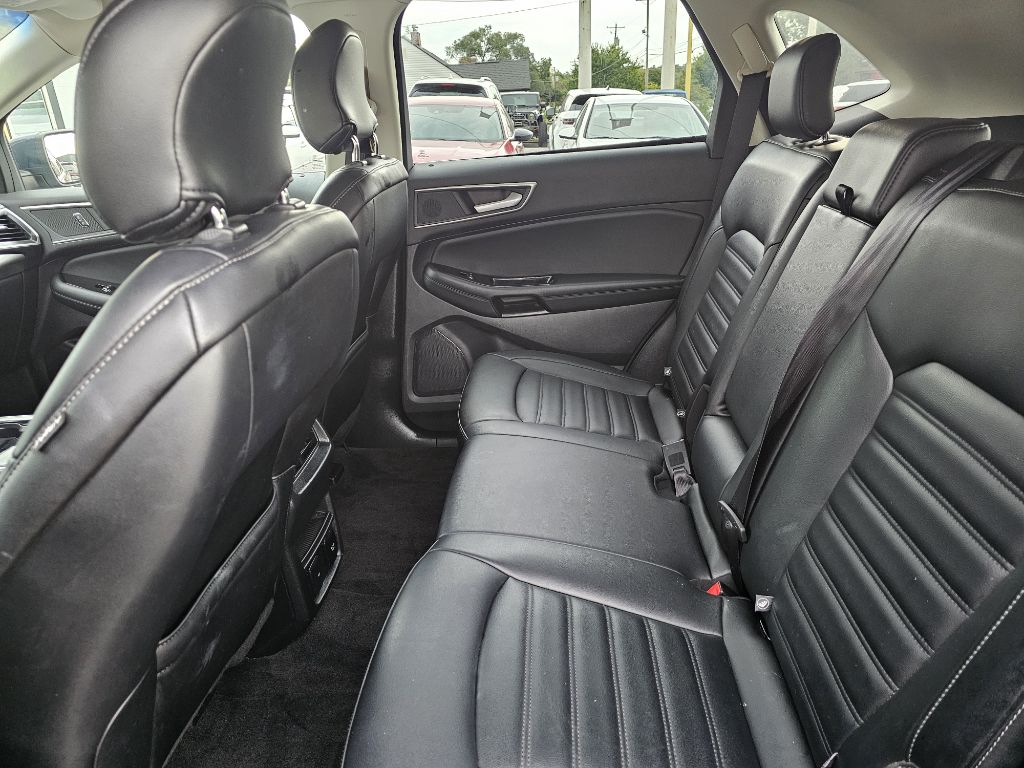 Photo 31 of this FORD EDGE SEL