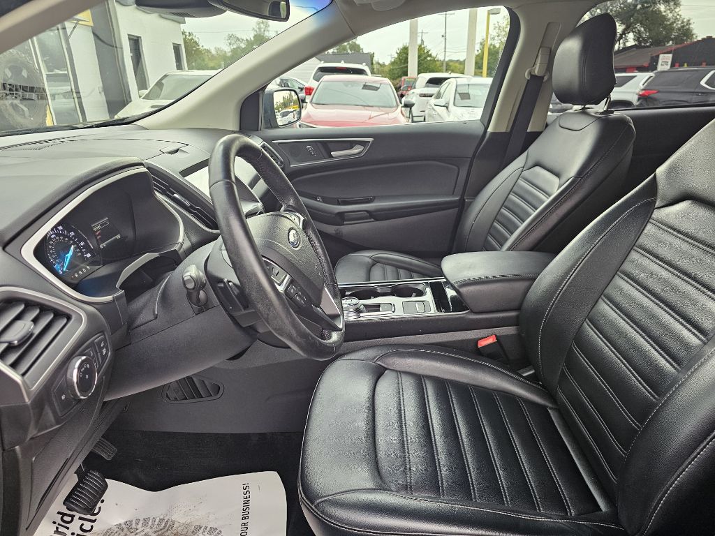 Photo 17 of this FORD EDGE SEL