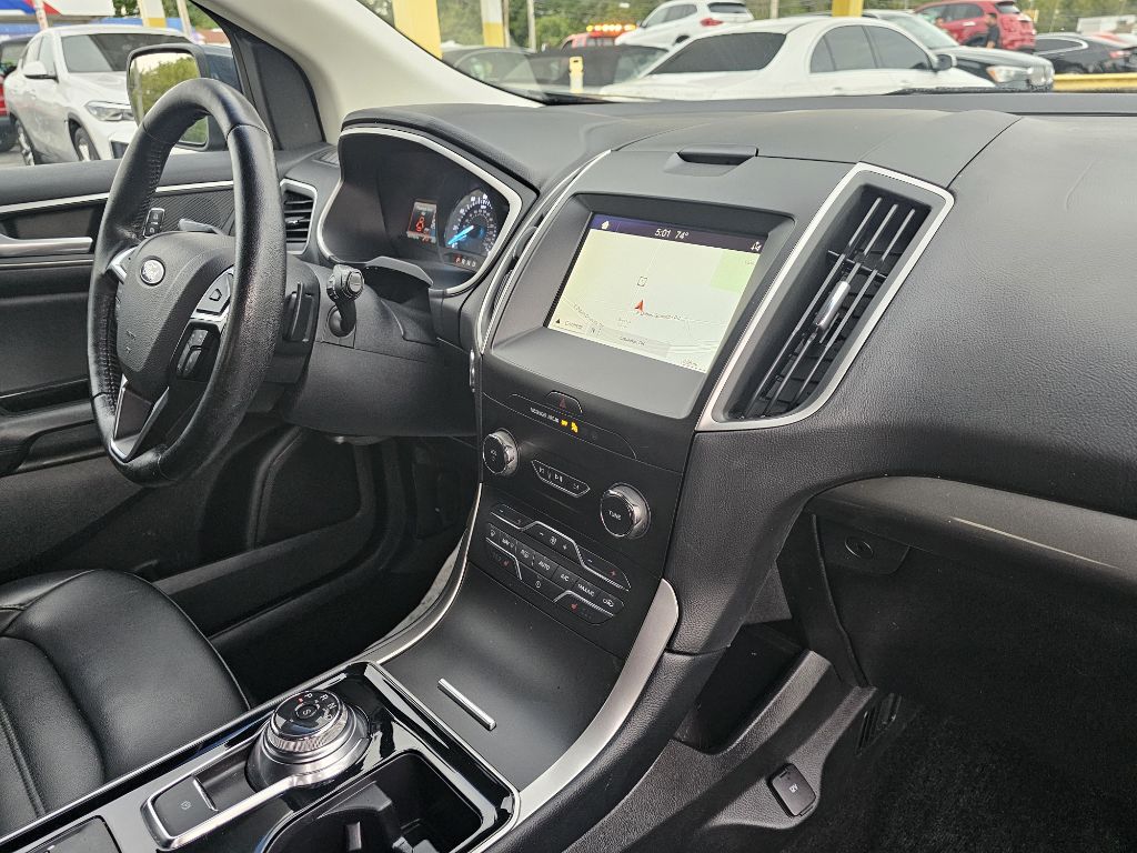 Photo 43 of this FORD EDGE SEL