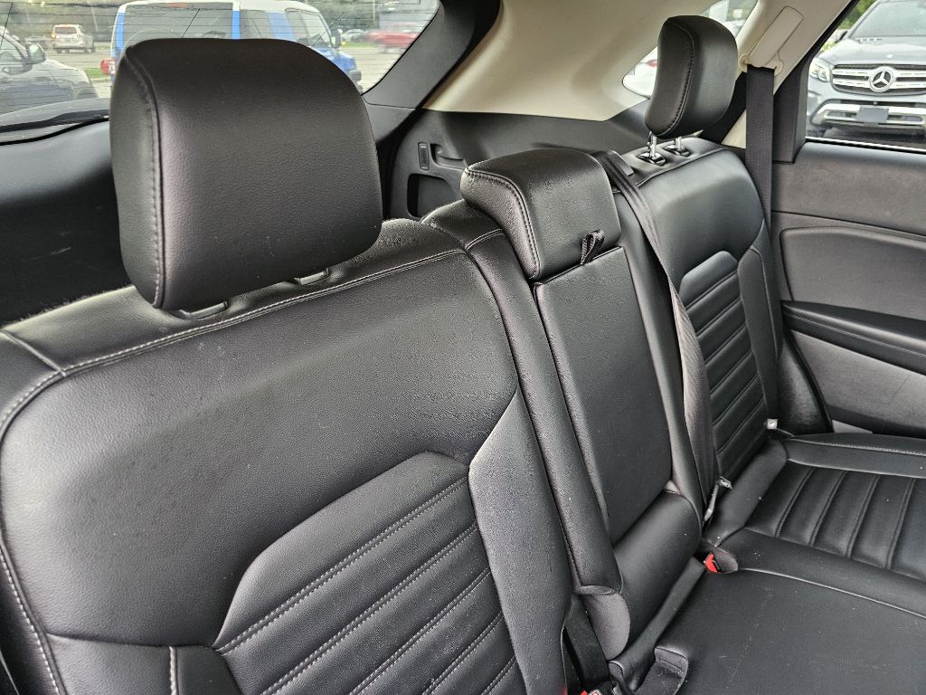 Photo 37 of this FORD EDGE SEL