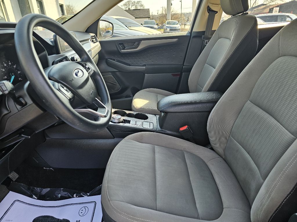 Photo 9 of this FORD ESCAPE