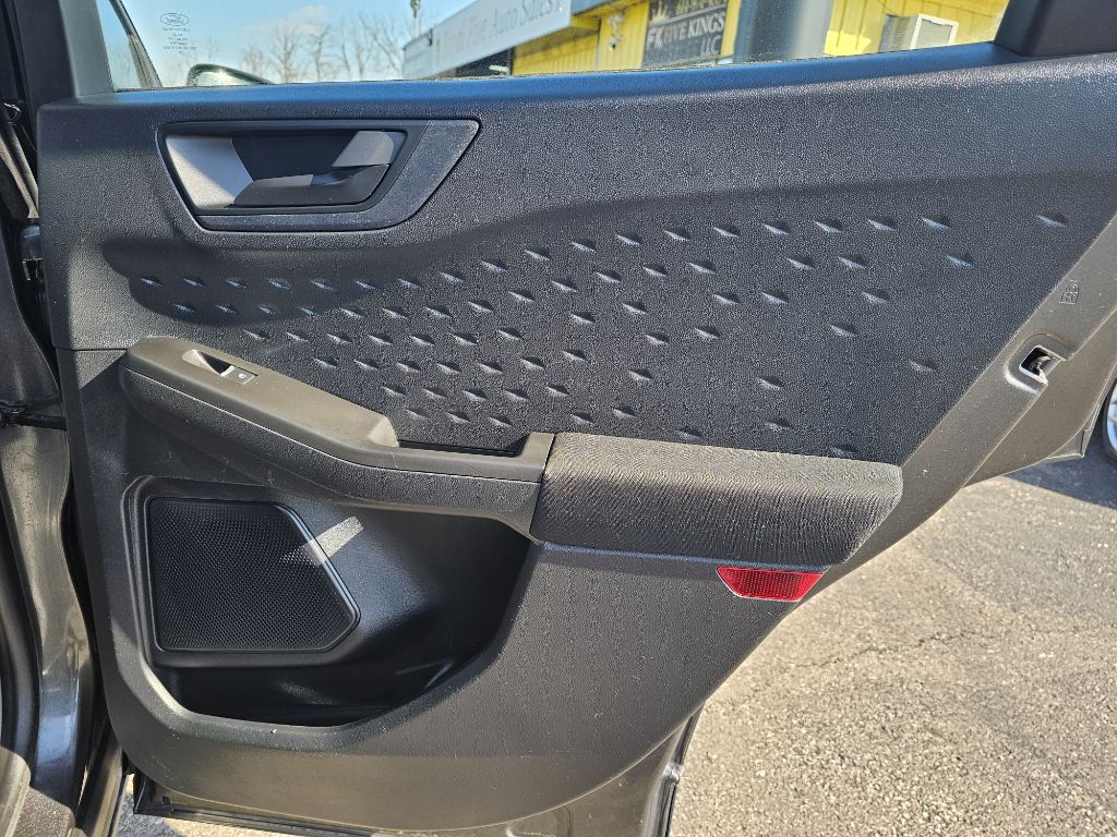 Photo 30 of this FORD ESCAPE