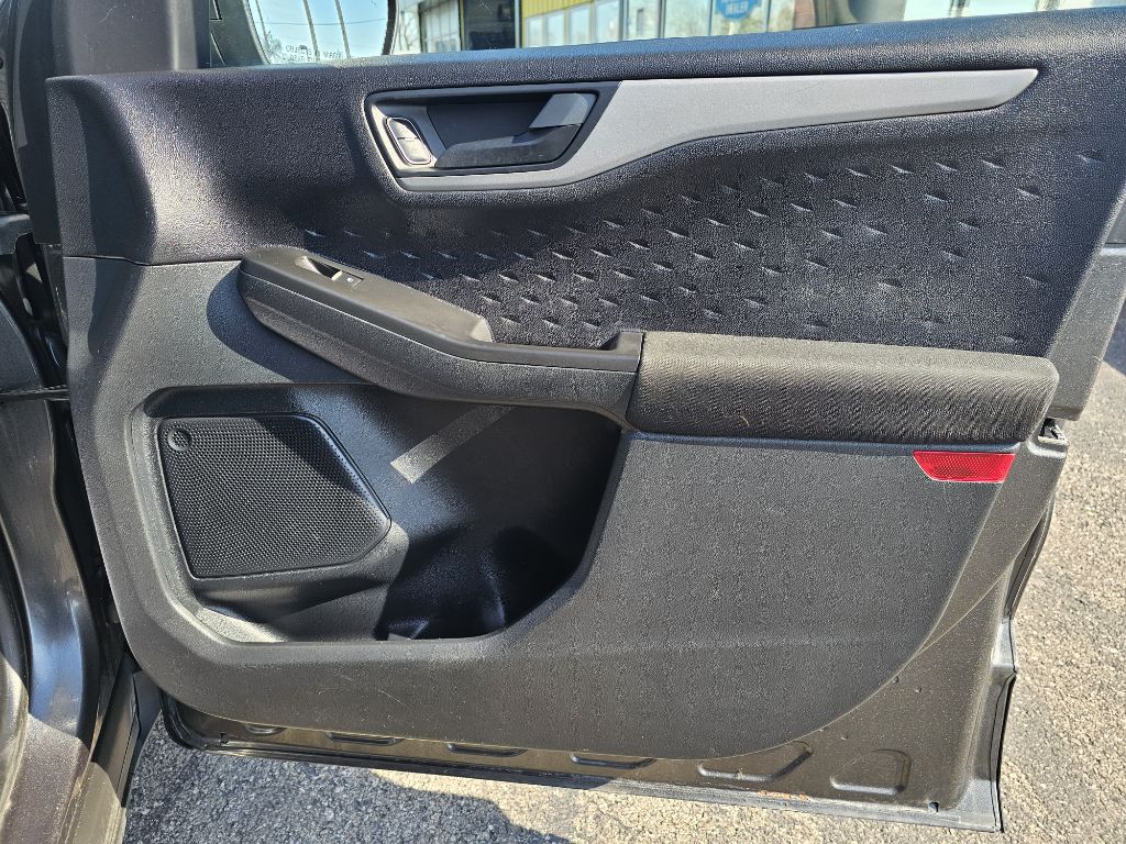 Photo 34 of this FORD ESCAPE