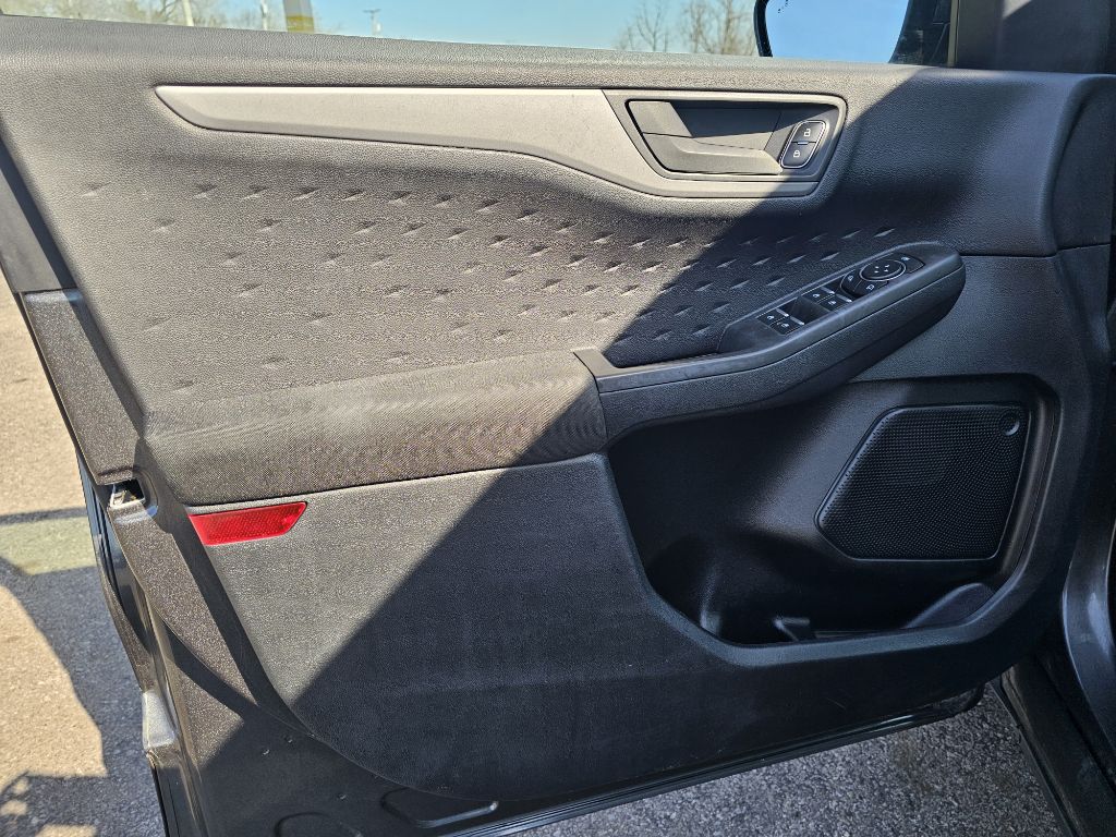 Photo 22 of this FORD ESCAPE