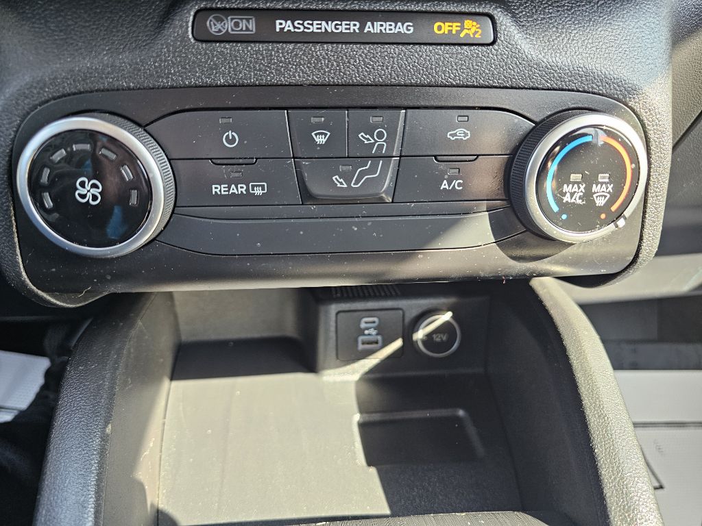 Photo 16 of this FORD ESCAPE