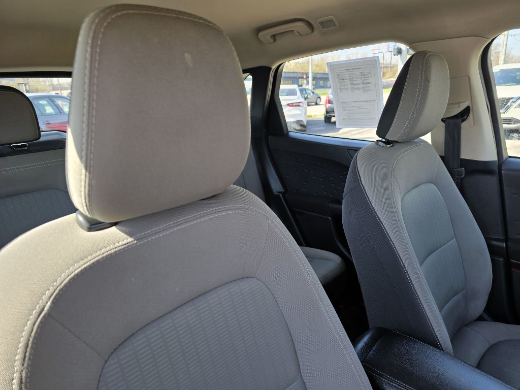 Photo 32 of this FORD ESCAPE