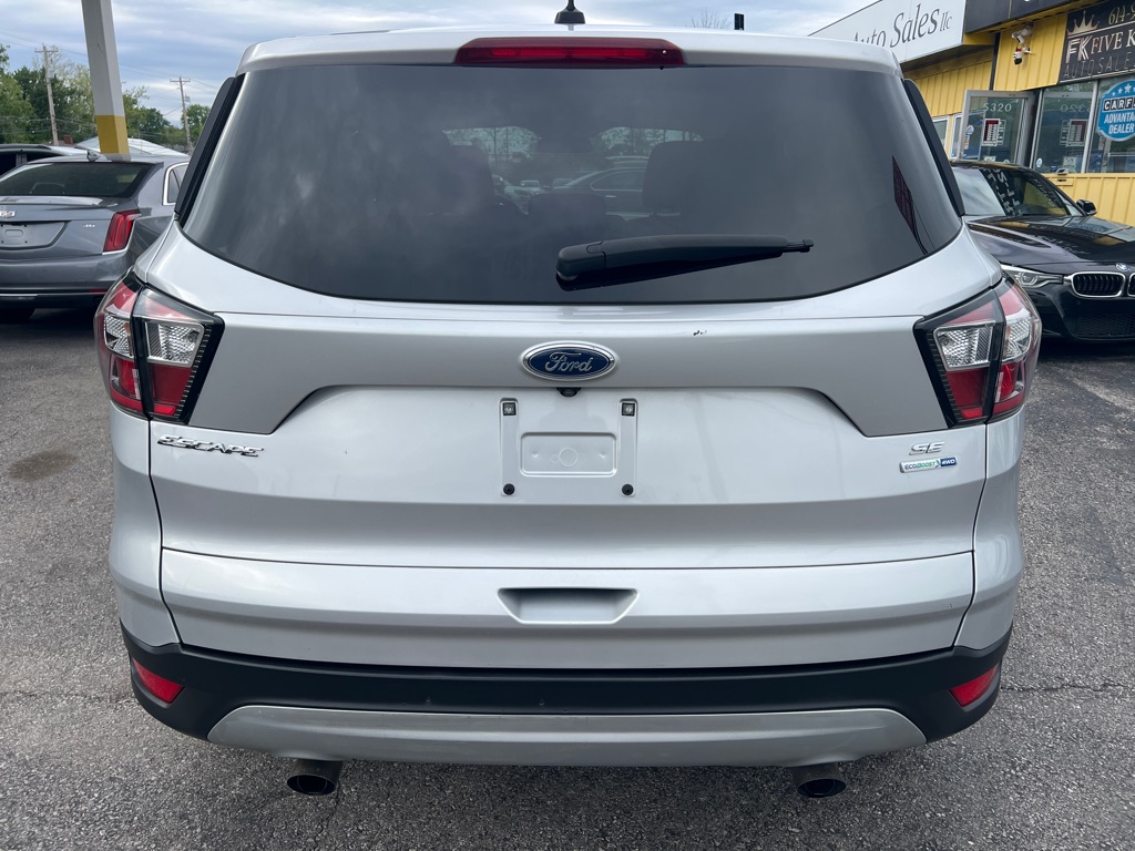 Photo 14 of this FORD ESCAPE SE