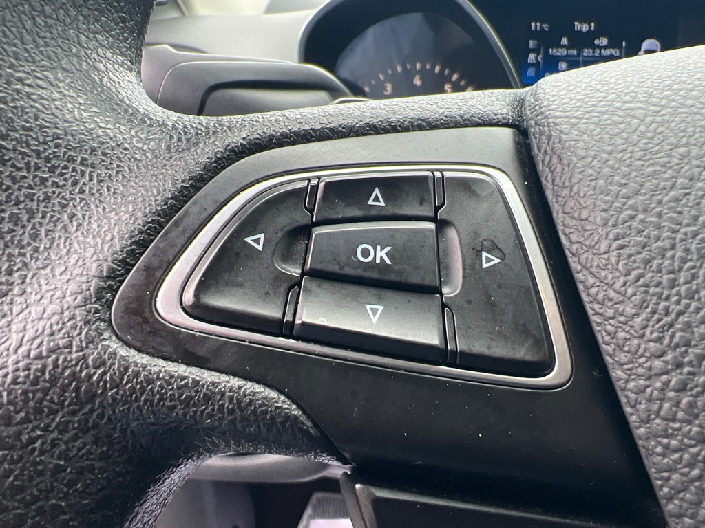 Photo 37 of this FORD ESCAPE SE