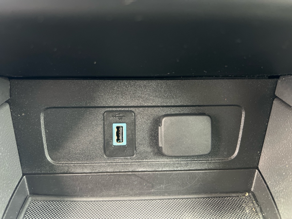 Photo 50 of this FORD ESCAPE SE