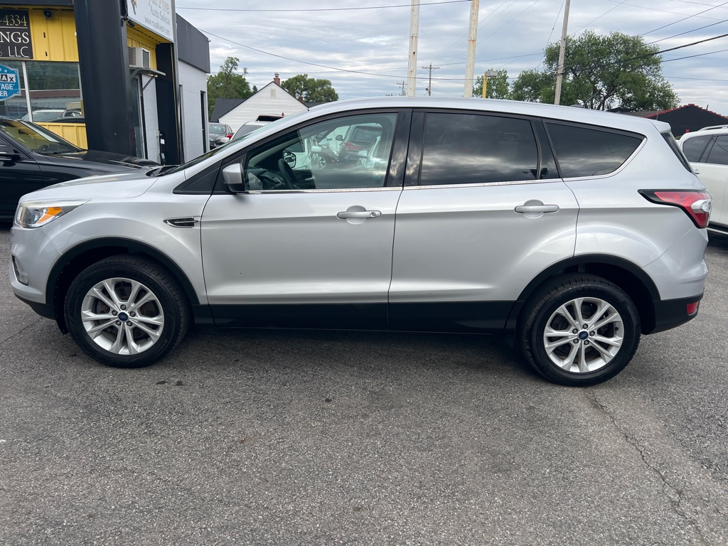 Photo 11 of this FORD ESCAPE SE