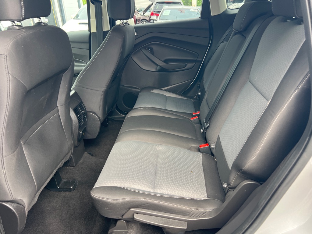 Photo 27 of this FORD ESCAPE SE