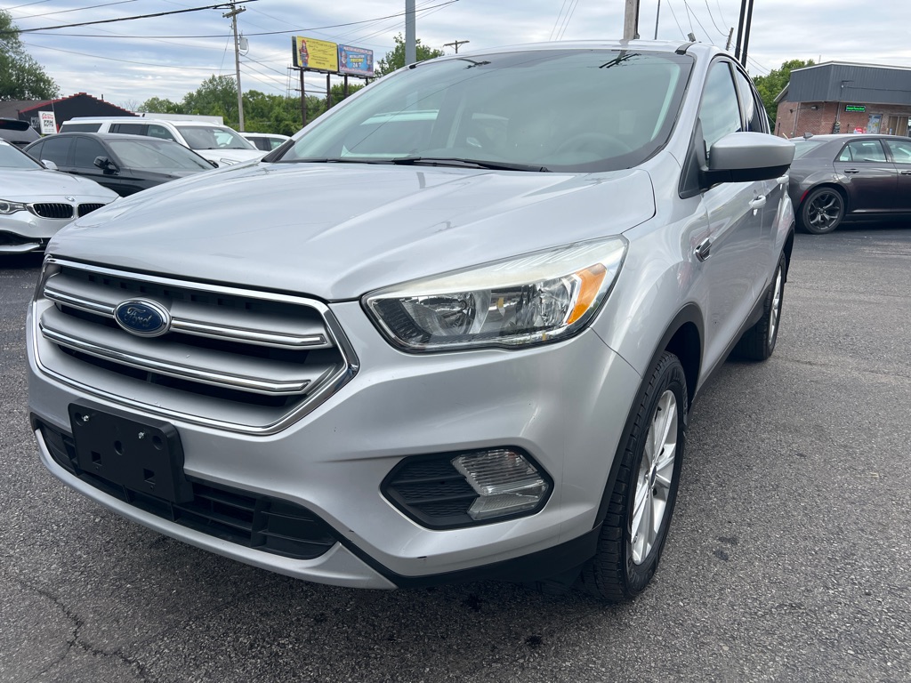 Photo 9 of this FORD ESCAPE SE