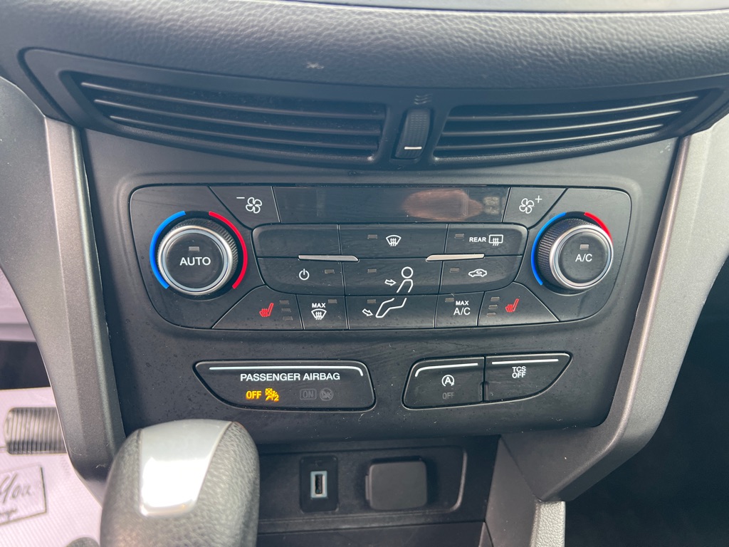Photo 42 of this FORD ESCAPE SE