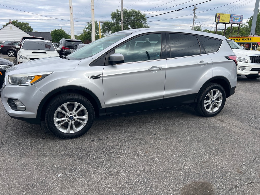 Photo 10 of this FORD ESCAPE SE