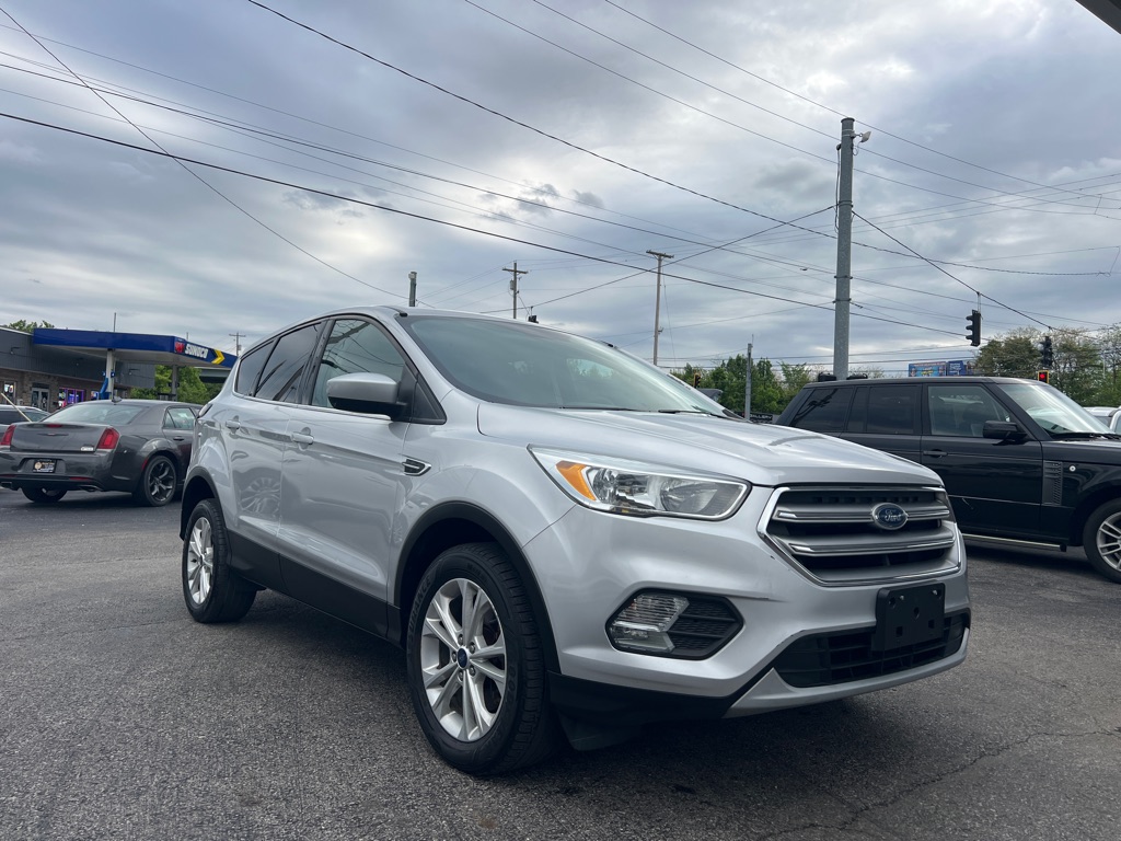 Photo 52 of this FORD ESCAPE SE
