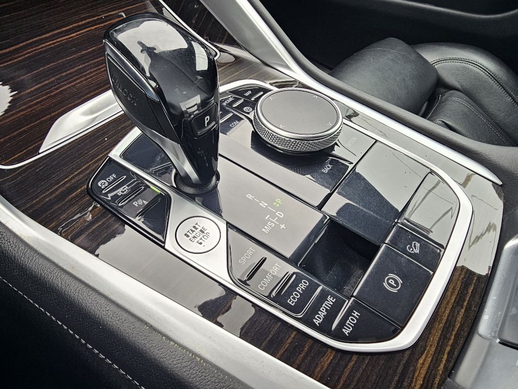 Photo 31 of this BMW X6 XDRIVE40I