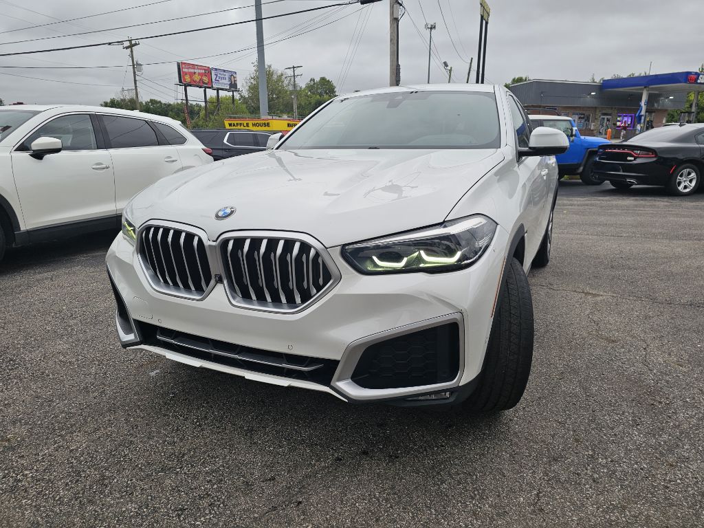 Photo 2 of this BMW X6 XDRIVE40I