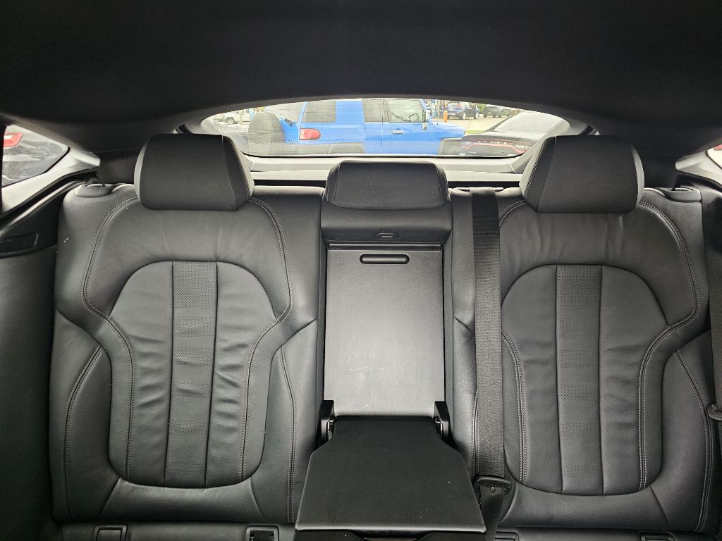 Photo 22 of this BMW X6 XDRIVE40I