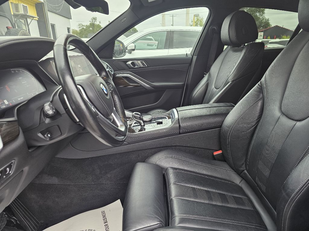 Photo 15 of this BMW X6 XDRIVE40I