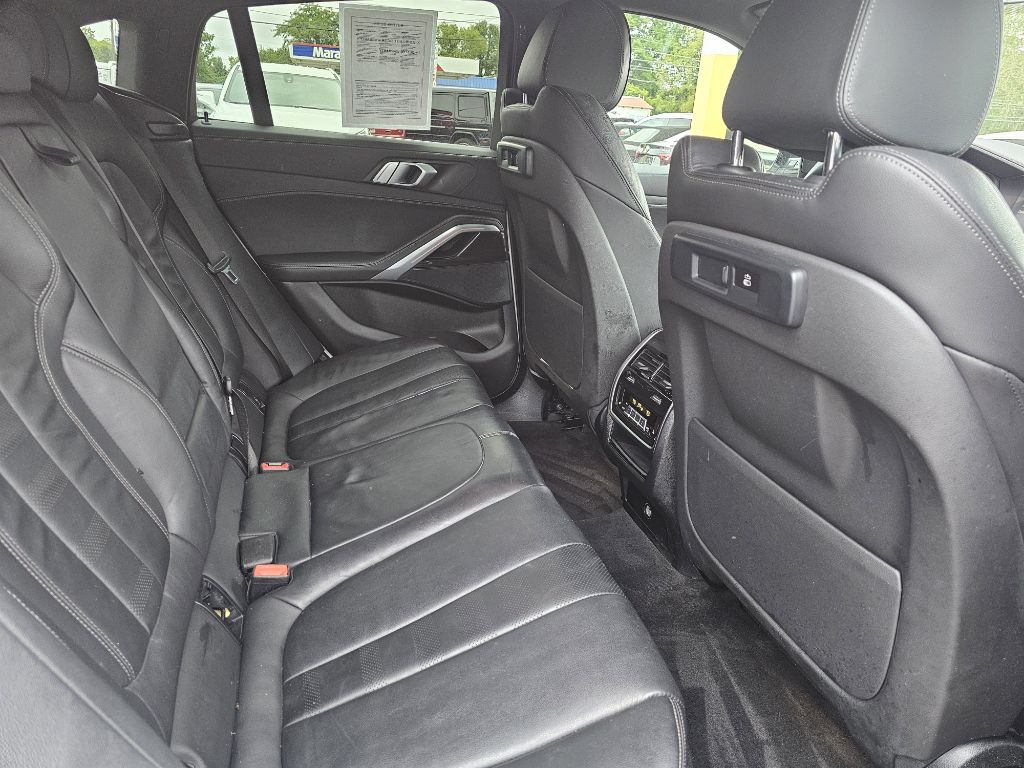 Photo 41 of this BMW X6 XDRIVE40I
