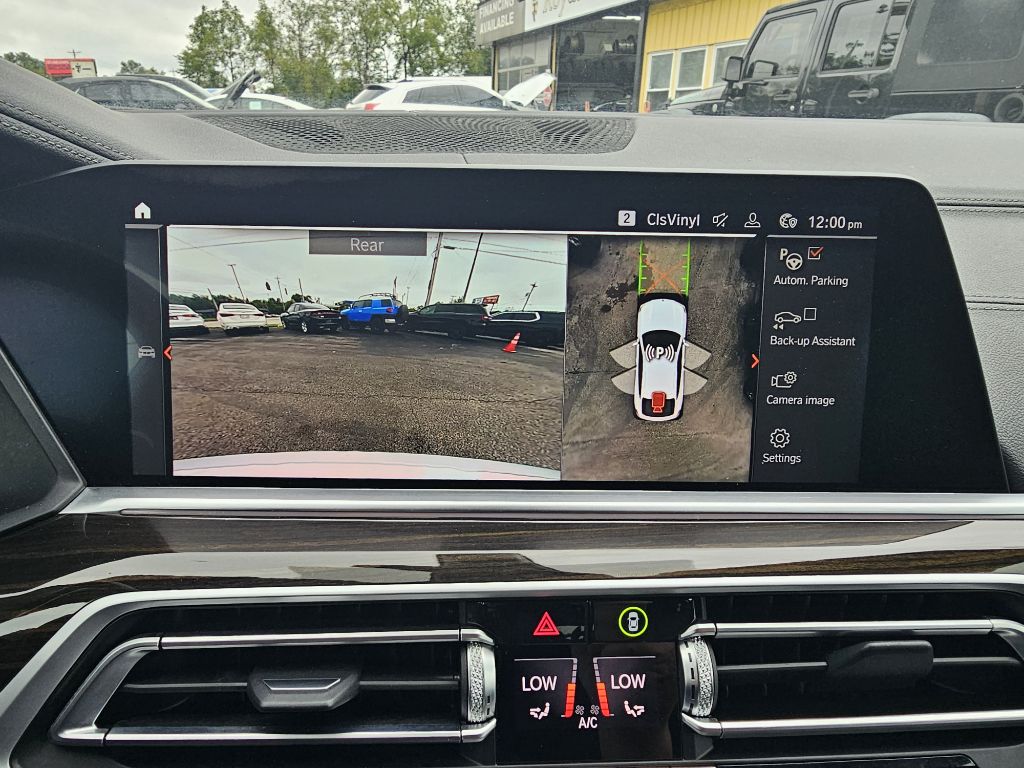 Photo 26 of this BMW X6 XDRIVE40I