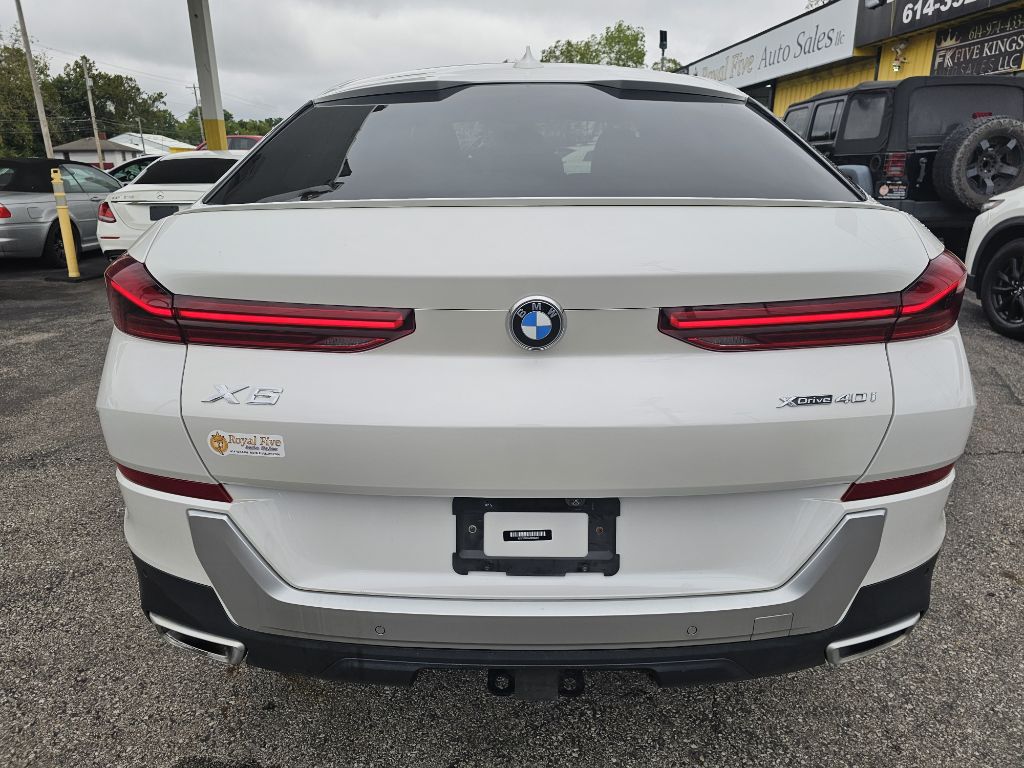 Photo 13 of this BMW X6 XDRIVE40I