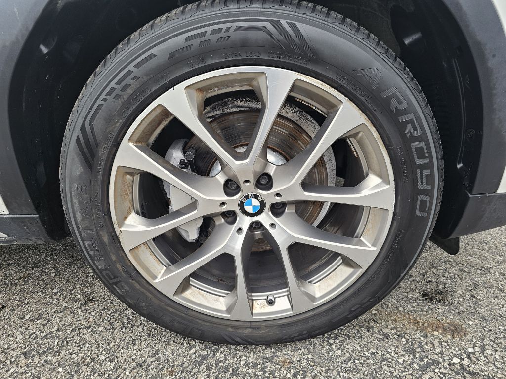 Photo 16 of this BMW X6 XDRIVE40I