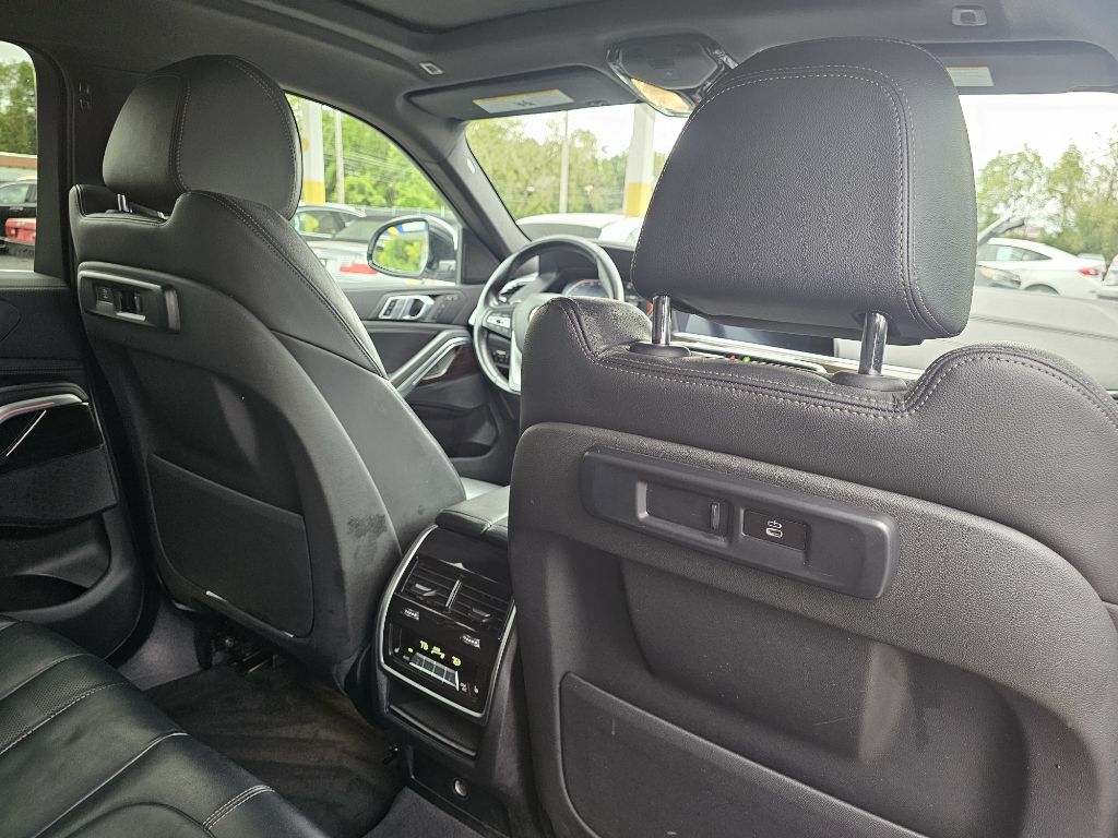 Photo 44 of this BMW X6 XDRIVE40I