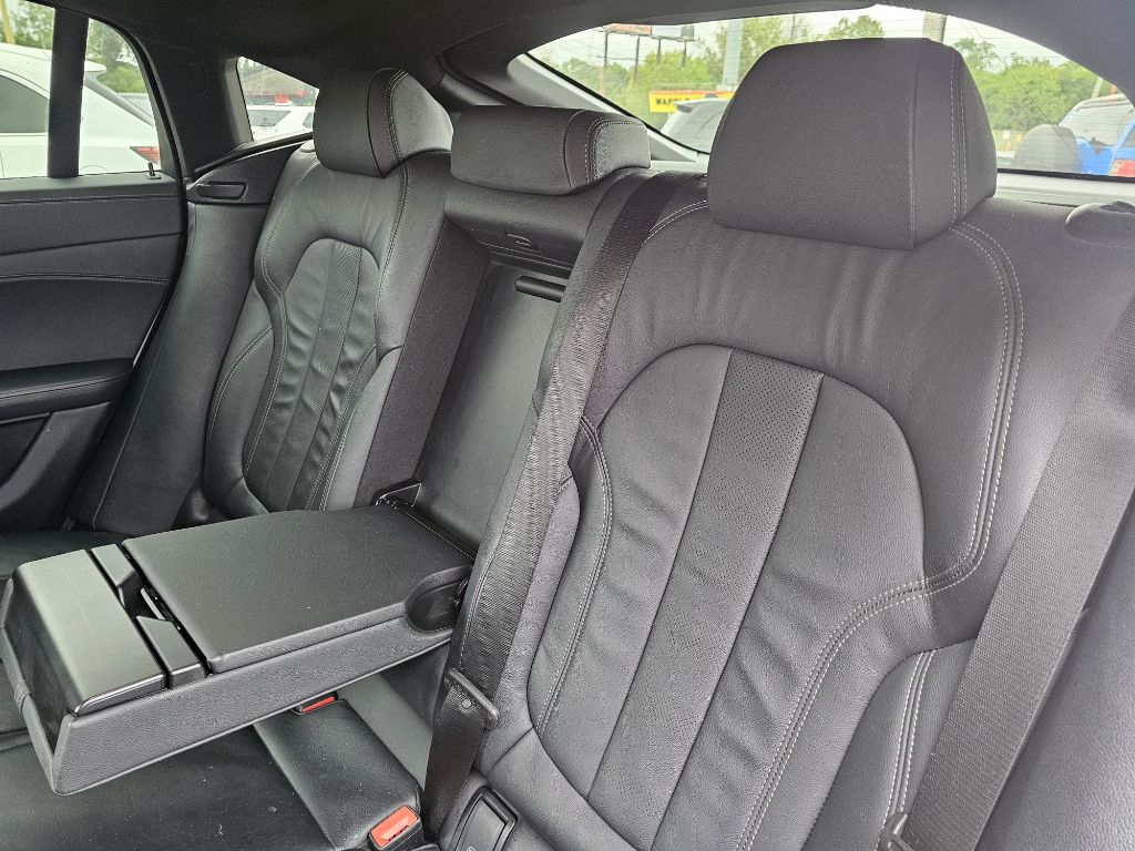 Photo 39 of this BMW X6 XDRIVE40I