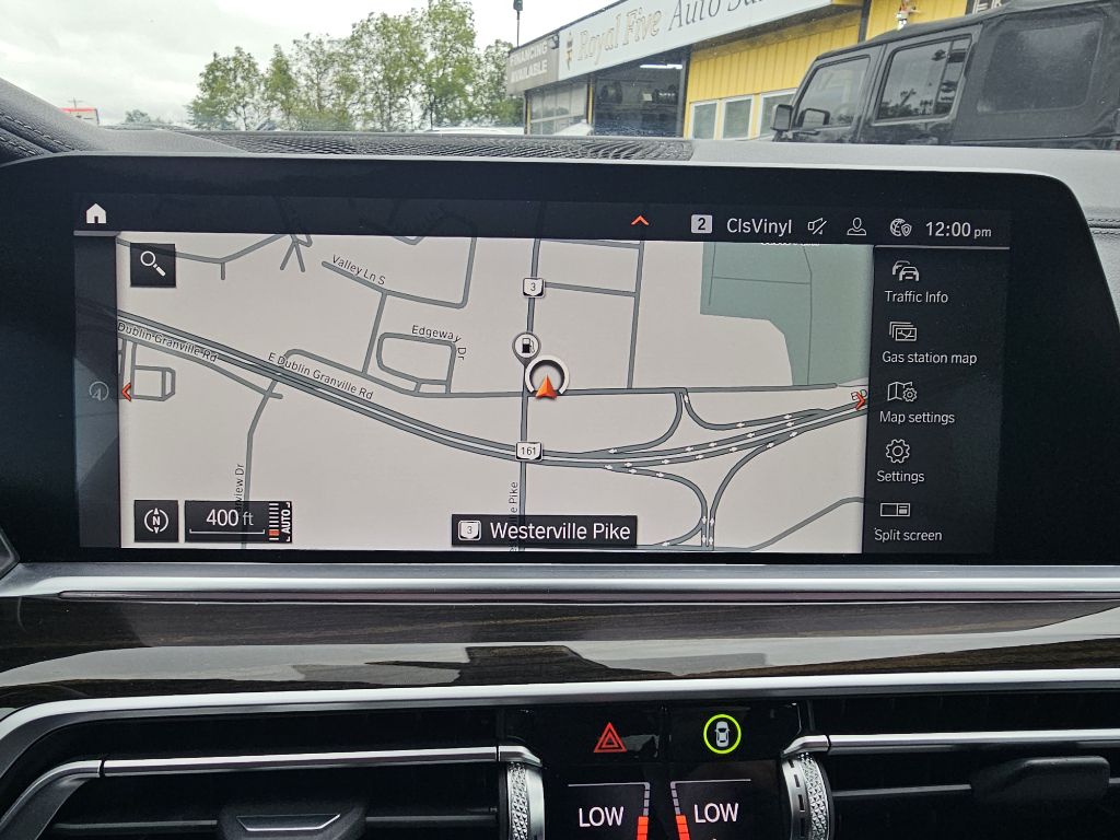 Photo 29 of this BMW X6 XDRIVE40I