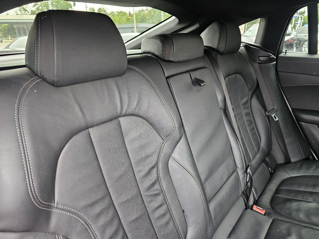 Photo 43 of this BMW X6 XDRIVE40I