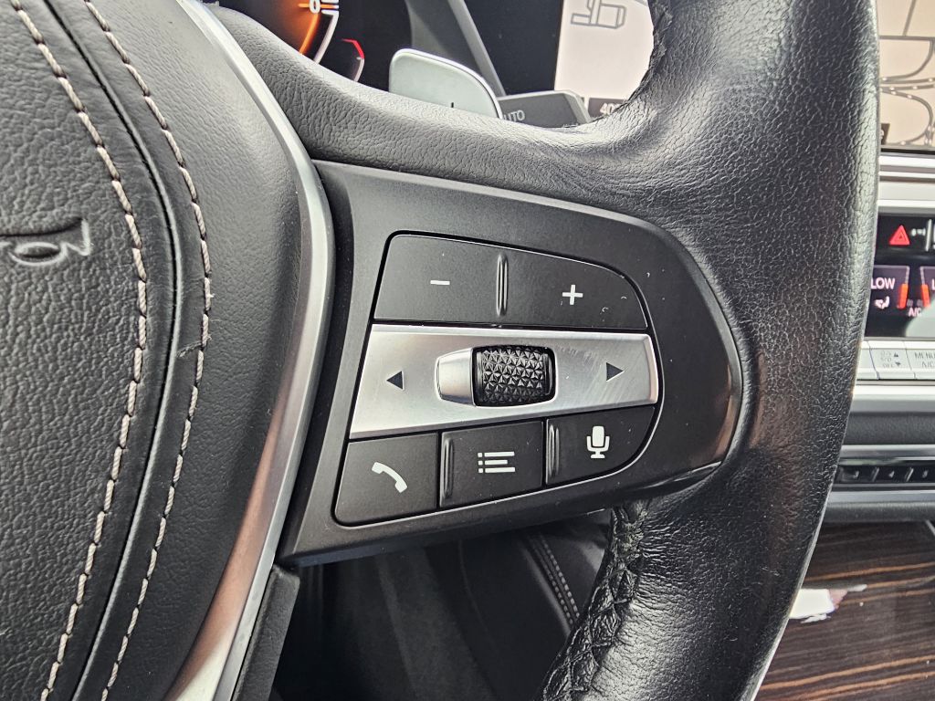 Photo 34 of this BMW X6 XDRIVE40I
