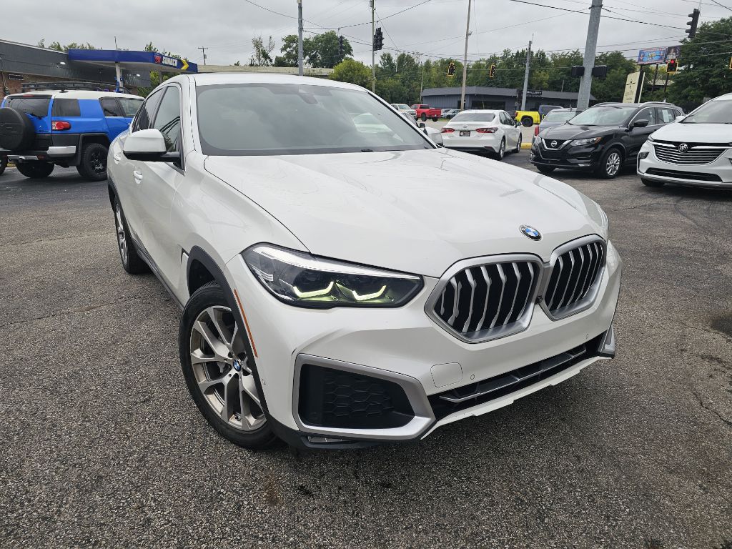Photo 5 of this BMW X6 XDRIVE40I