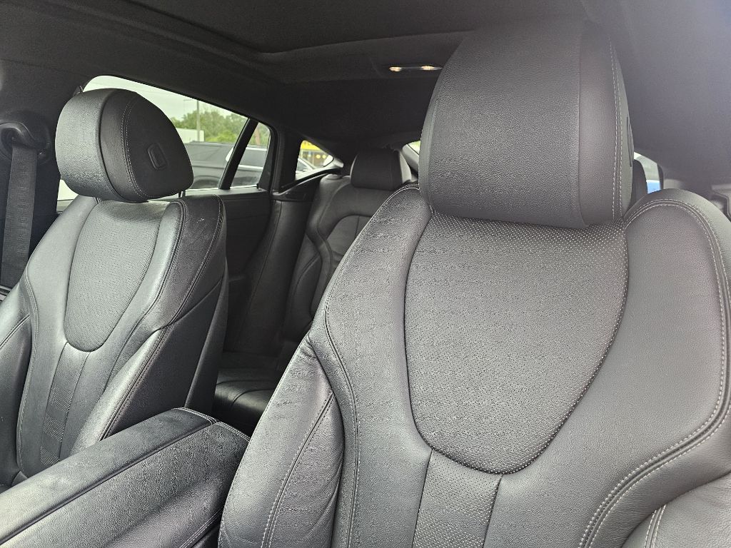 Photo 20 of this BMW X6 XDRIVE40I