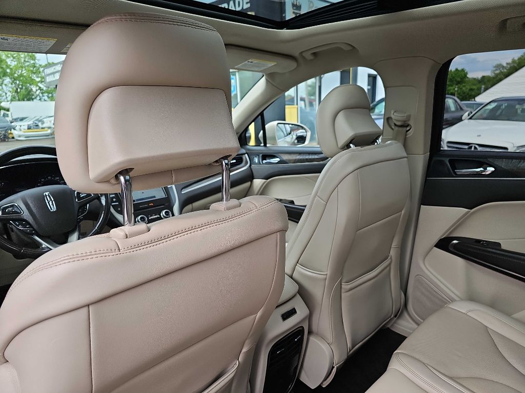 Photo 38 of this LINCOLN MKC RESERVE