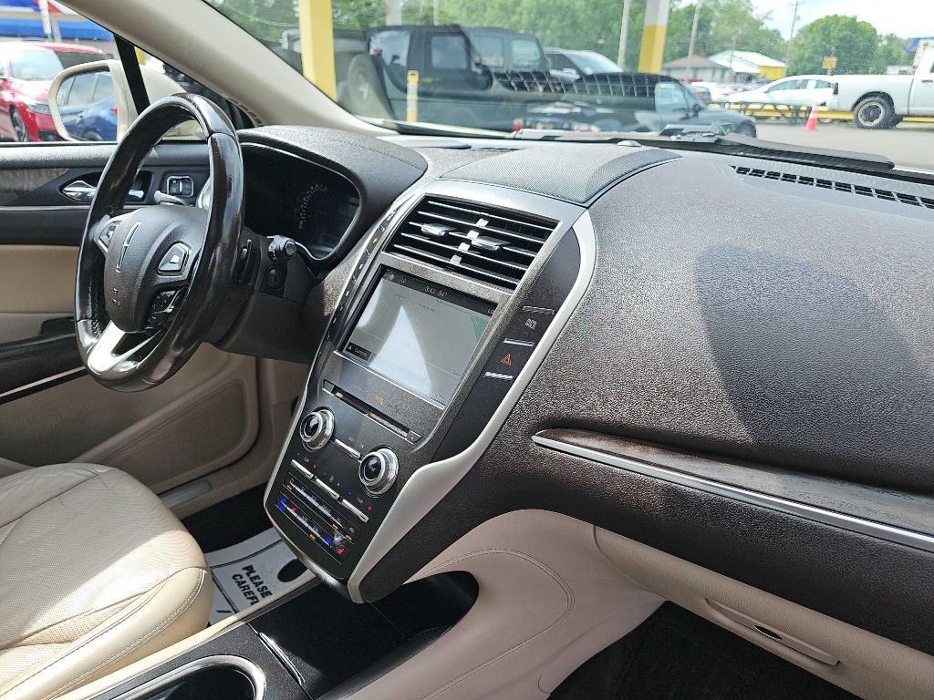 Photo 50 of this LINCOLN MKC RESERVE