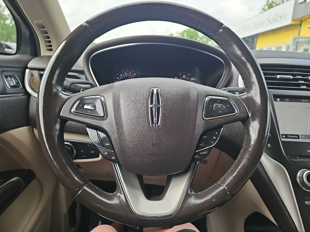 Photo 31 of this LINCOLN MKC RESERVE