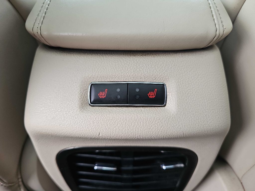 Photo 41 of this LINCOLN MKC RESERVE