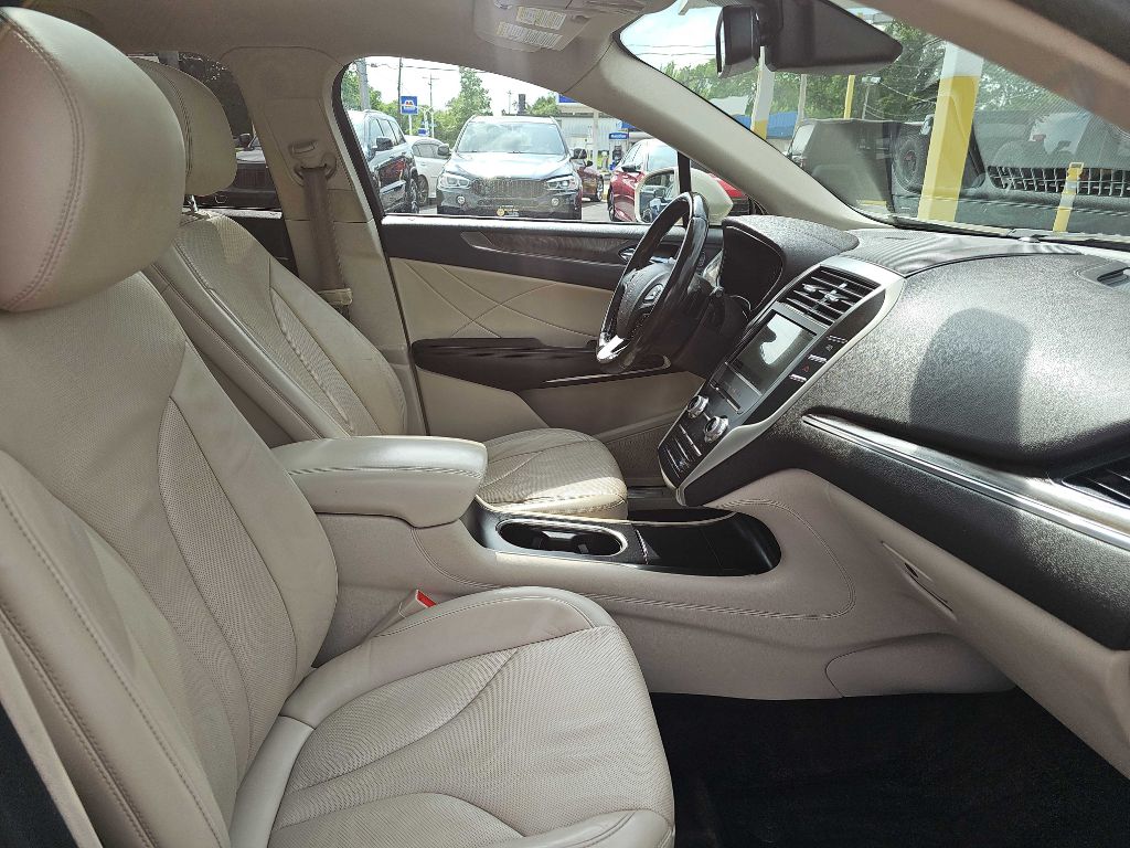 Photo 49 of this LINCOLN MKC RESERVE