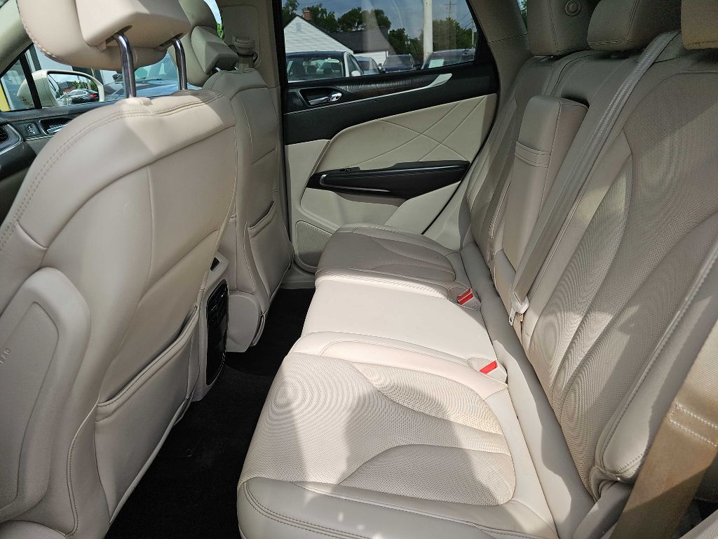 Photo 39 of this LINCOLN MKC RESERVE