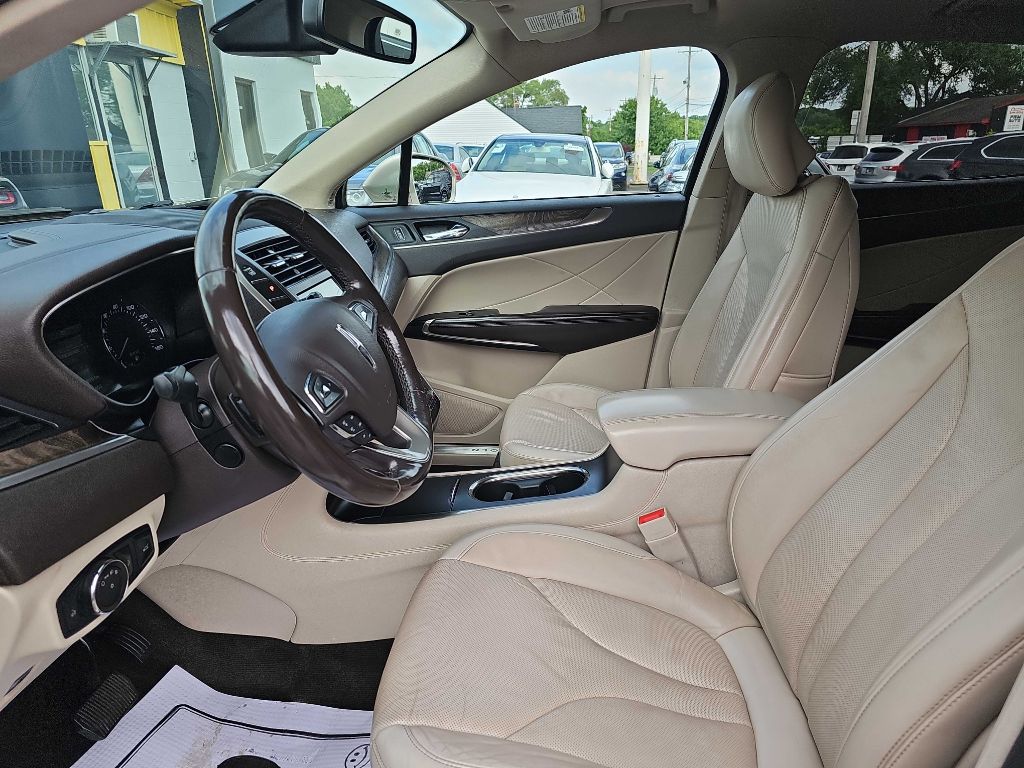 Photo 21 of this LINCOLN MKC RESERVE
