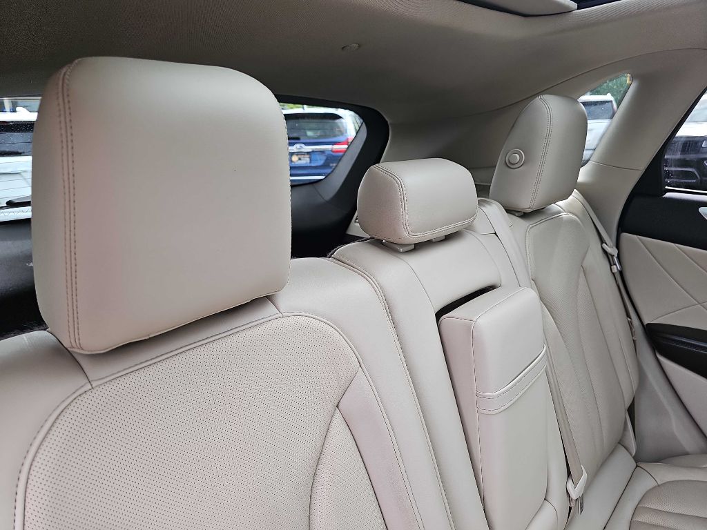 Photo 44 of this LINCOLN MKC RESERVE